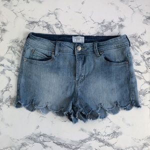 Celebrity Pink Jean Shorts w/ Scalloped Hem Size 7